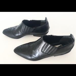 Vintage Mootsies Tootsies pointed ankle boots!